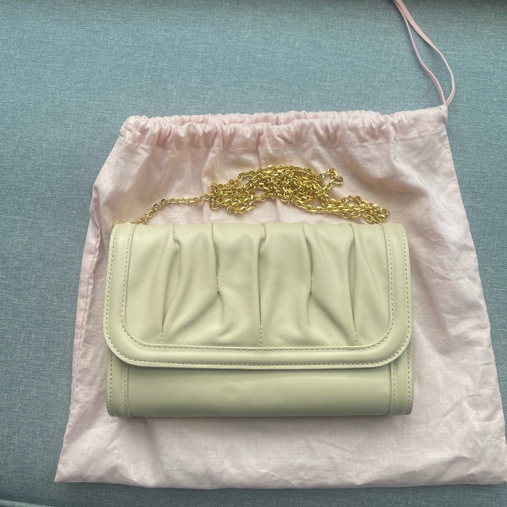 Chic Cream Leather Clutch with Gold Chain